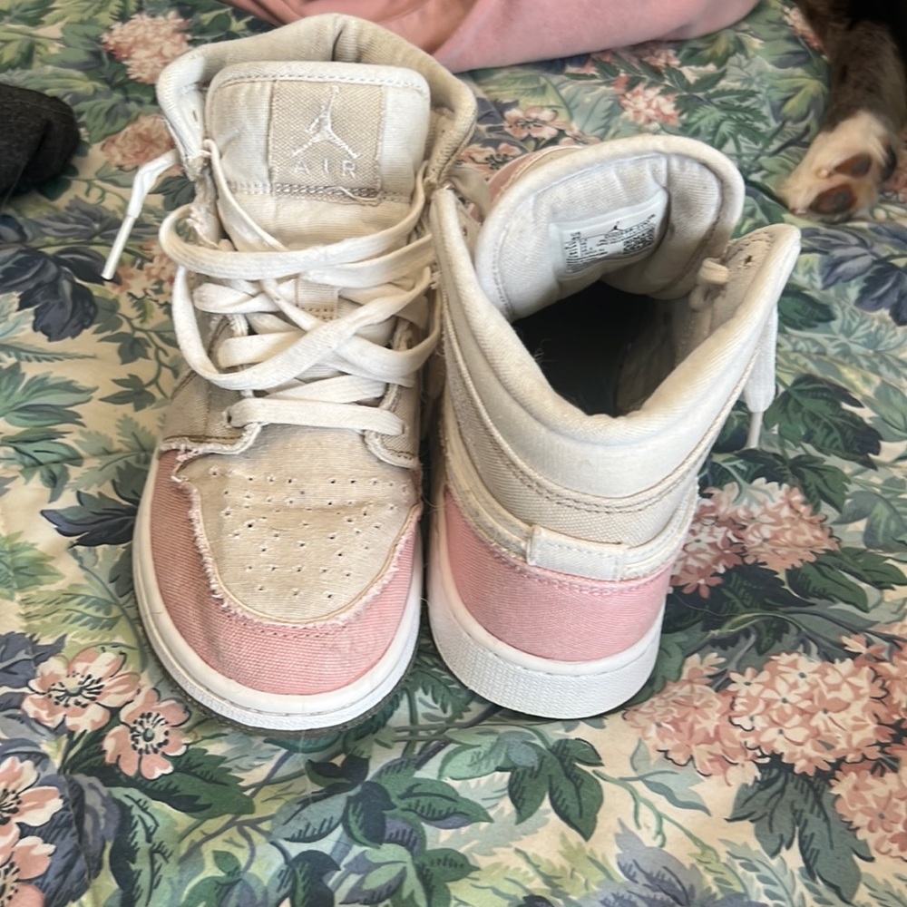 Air Jordan “1” Mid SE DJ0338-100 2021 Size - US 4Y